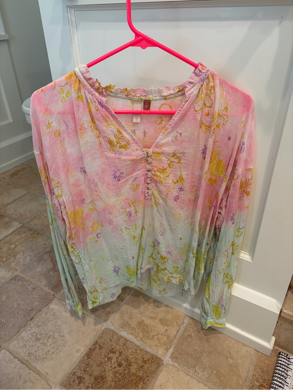 Pilcro Women’s Pastel Floral Long-Sleeve Henley Top - Pink Gradient